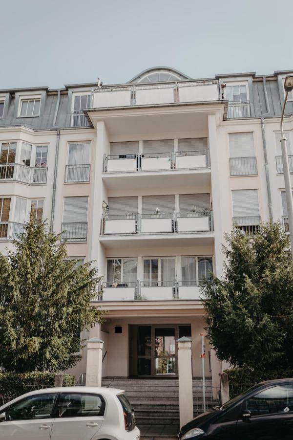 Traber Apartments Im Herzen Leipzigs Balkon Parkplatz Екстер'єр фото