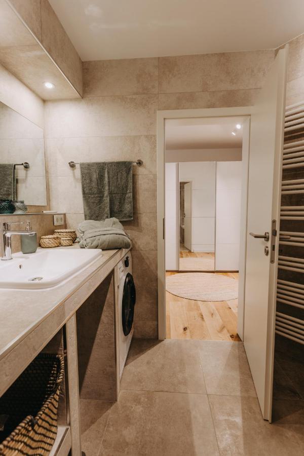 Traber Apartments Im Herzen Leipzigs Balkon Parkplatz Екстер'єр фото